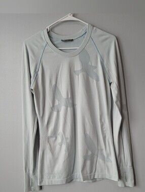 Oiselle Flyte Shirt Size Large Running Activewear Cross Training Non-chafing